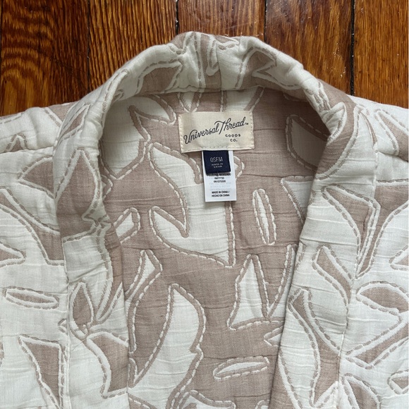 Universal Thread Tan and White Floral Lightweight Kimono Jacket - Picture 3 of 4